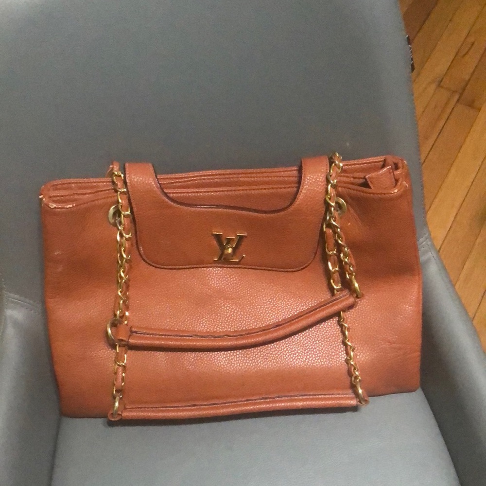 Louis Vuitton pursue